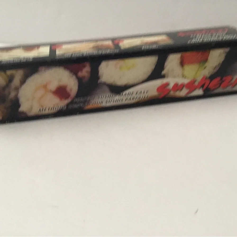 Sushezi sushi maker.